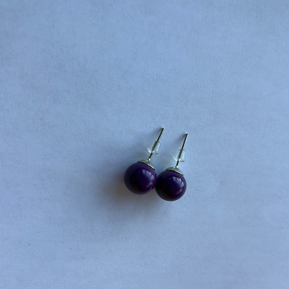 Elegant Purple Stud Earrings NWOT - Picture 4 of 5